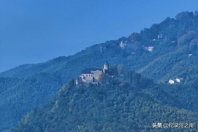 莫干山的秋色是美丽的但千想万想没想到人生第一次拉胯徒步竟在此