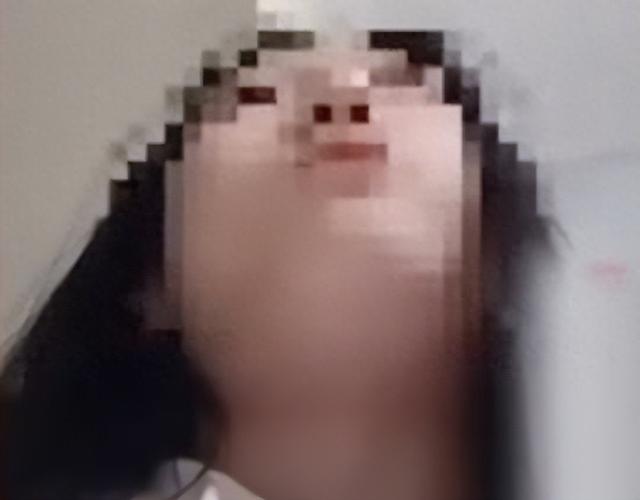 女孩洗澡被爸爸偷看后续，真实原因曝光，爸爸道歉，女孩悔不当初