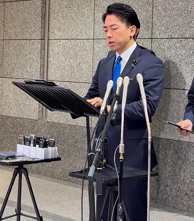 事情闹大！日战机琉球挑衅，辽宁舰携歼-15出击，高市：坚决回应