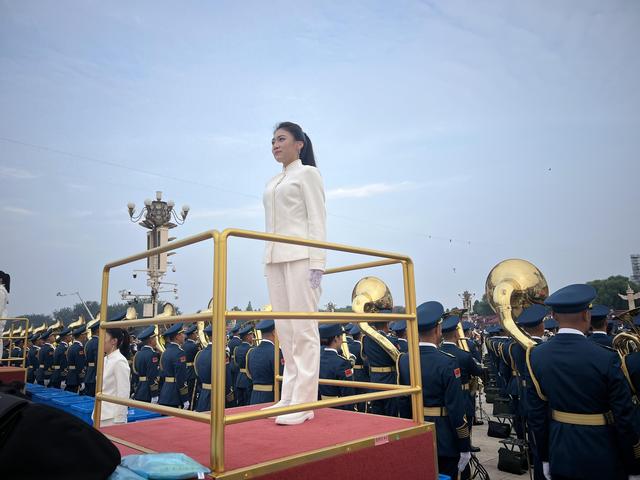 北京日报独家揭秘｜曾芯艺：拍子一挥，眼前就是画面！