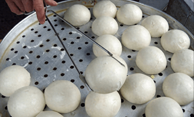 蒸馒头需要发酵多久蒸馒头需要发酵多长时间（内行人蒸馒头只用10分钟左右就能蒸熟）