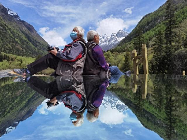 退休自驾摄影咋带装备？老玩家分享：这3件必带，其余的能省就省