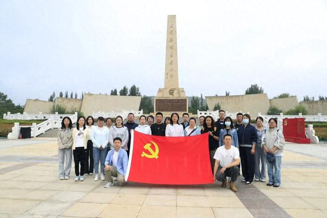 追寻红色足迹 凝聚奋进力量——回民区人民检察院前往大青山红色文化公园开展主题党日活动