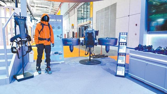 在进博会感受中国“硬核科技”