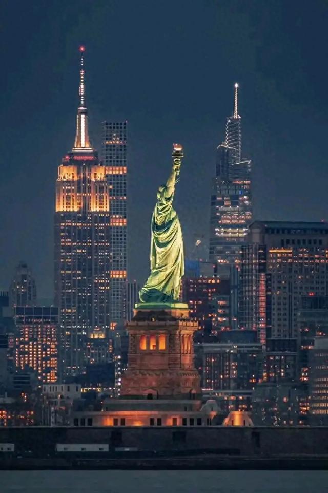 突发奇想拿天津和纽约比了下,然后受到亿万点暴击