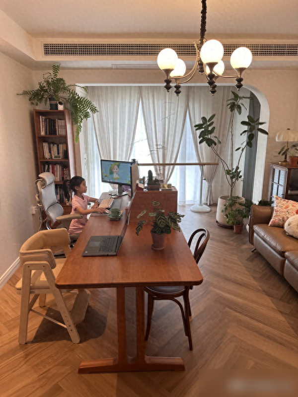 越来越多人“客厅不放沙发”，学学上海人的做法，实用又高级！