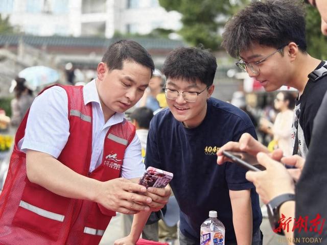 高温下的坚守——麓山景区多措并举提供暑期优质服务