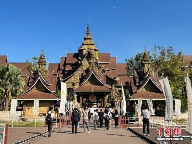 老挝艺术博物馆：“朽木”赋新生 展现老挝历史文化