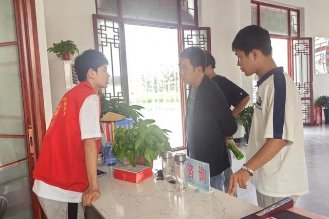 大像山景区：暑期志愿红点亮游客心 青春力量赋能文旅服务