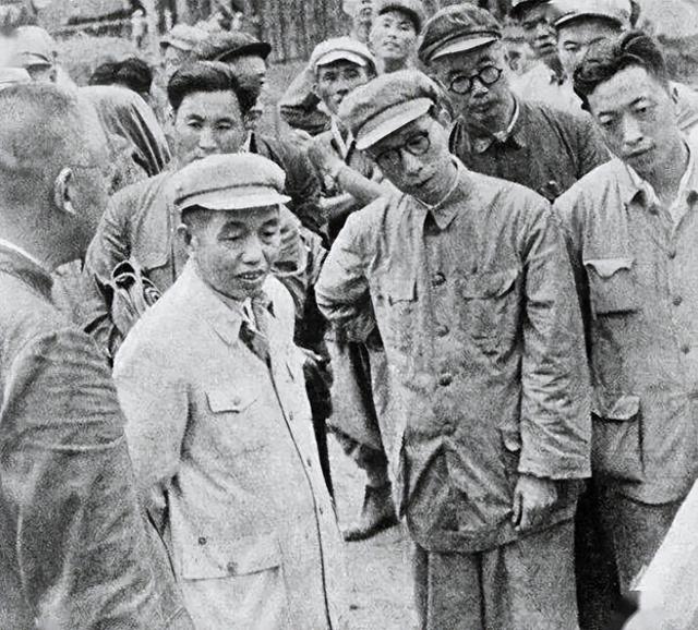 69年谭震林被疏散到广西，当地一把手是他老部下，直接下了道命令