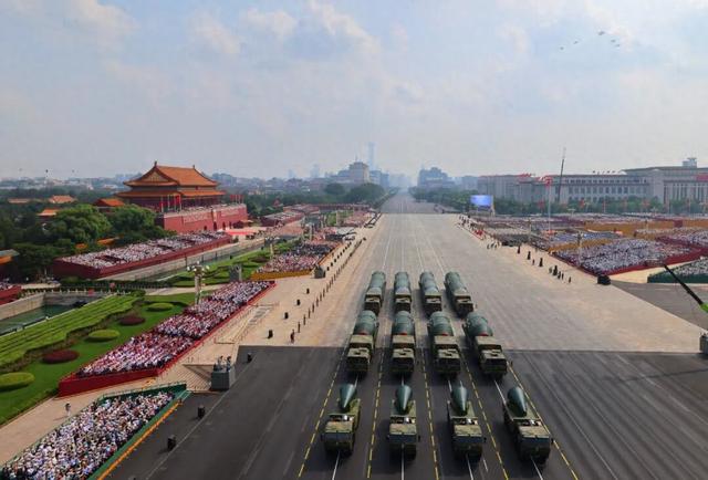 射程覆盖全球！从1980到2025，东风5系列如何守护中国60年安全？