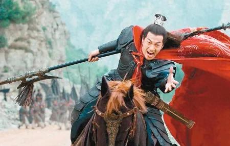 真三国6战吕布（三国演义濮阳之战吕布一打六）