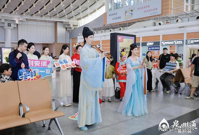 “这个夏天泉是清凉”位列抖音同城榜TOP1，“动车清凉游”成为新风尚！