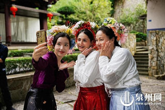 联合国专家访泉调研 赞城市文旅出海潜力