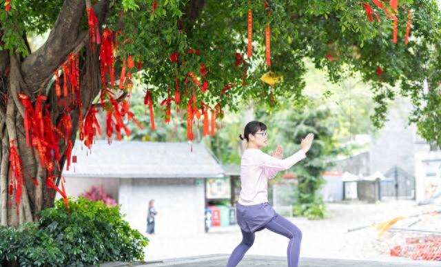 左右开弓呼吸别瞎配。3步跟准动作，气顺不憋气