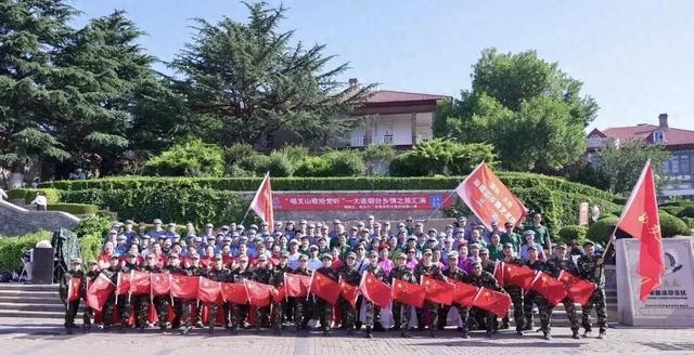 半岛晨报独家演艺游|跟着记者去沂蒙，“跟着团长打县城”！