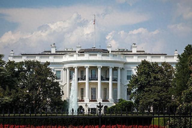 白宫：特朗普已签署行政令，将对加拿大关税税率上调至35%