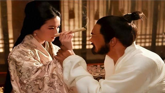 曹操撩寡妇的10字金句，如今成约会万能开场白！男人经常用