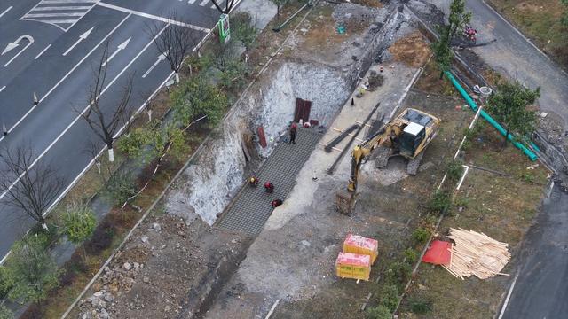 百里杜鹃：淡季“强基” 服务升级