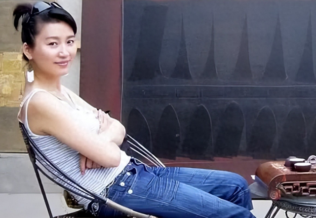 天道好轮回！57岁著名央视女主持王小丫，终于为自己的行为买单