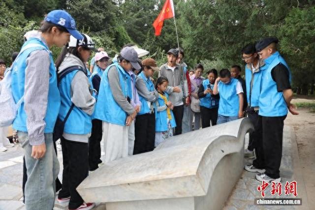 青海玉树青少年北京行：感悟中华悠久历史 追寻红色印记