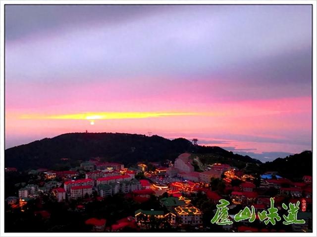 庐山天下悠：牯岭仲夏好风景 云山合壁江欲红