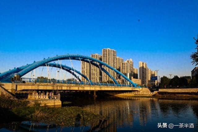 自驾营地：山东菏泽市免费床车房车自驾露营地停车场主要景点美食