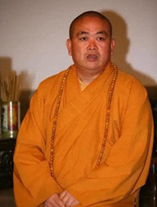 拔萝卜带泥！释永信被抓六天后，释小龙父亲出事，过往黑史全被扒
