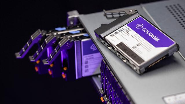 Solidigm 成立 AI 中央实验室，H200、B200 GPU 模拟真实工作负载