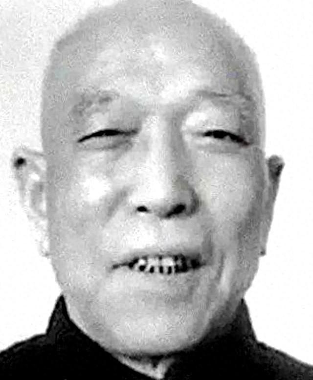 他曾两度担任河北省省长，一身正气，后又出任我国北京军区政委