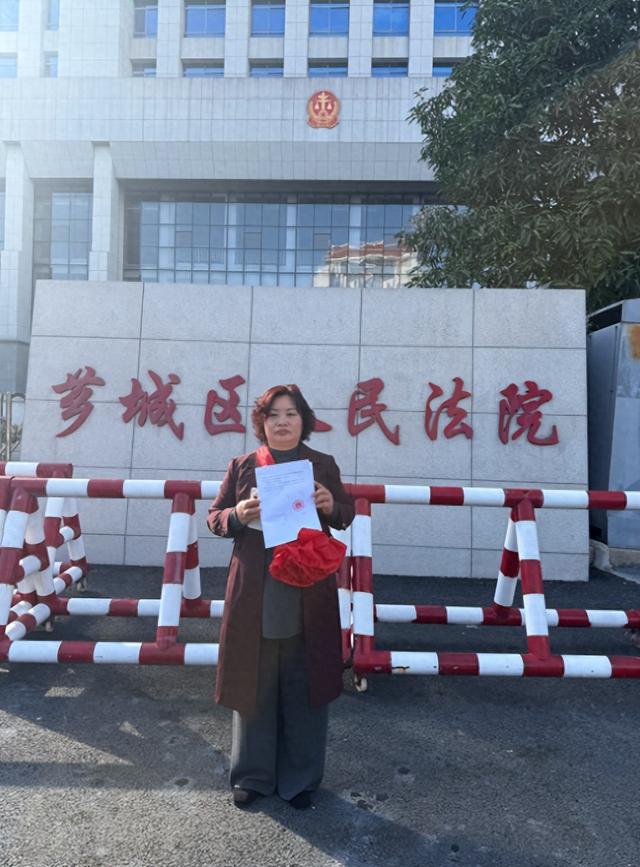 服刑7年出狱5年	，始终没认罪！福建女商人林惠荣坚持申诉，昨天被改判无罪：“准备申请国赔”