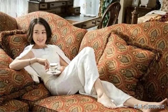 吴越的脚可真漂亮，是我见过最漂亮的脚丫子。