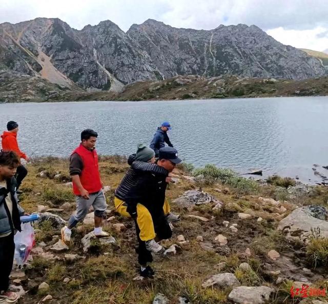 徒步党岭高反失温女孩昏迷19天后苏醒,父亲:她哭着要吃饭,但吞咽功能没恢复;此前“有成植物人的可能”