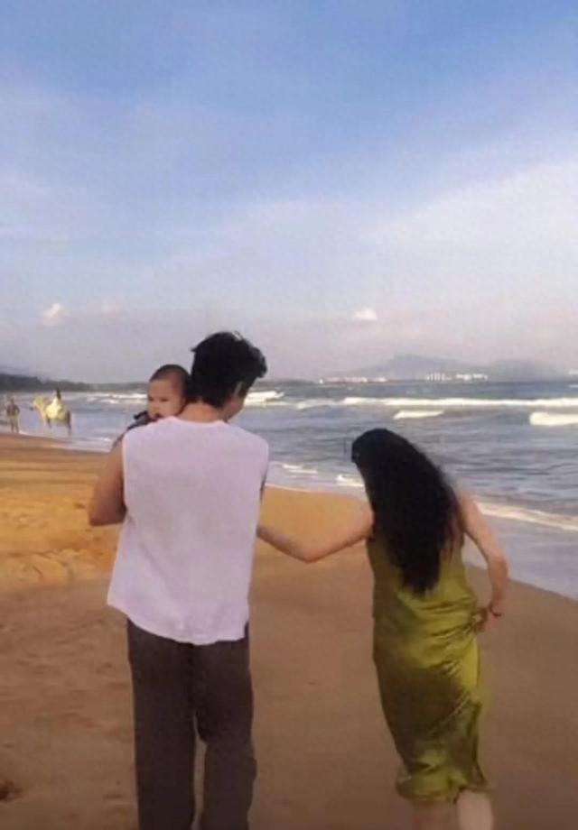 海边度假游戏破解版（张檬哺乳期海边度假不穿内衣）