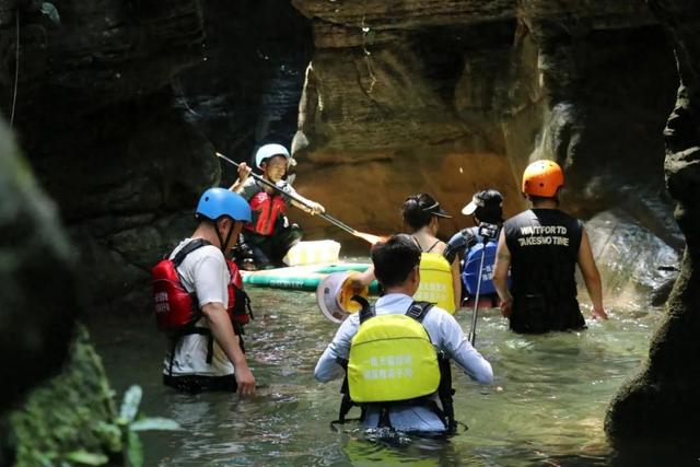 青杠塘镇：火热夏天联结清凉经济 生态优势迸发产业新动能