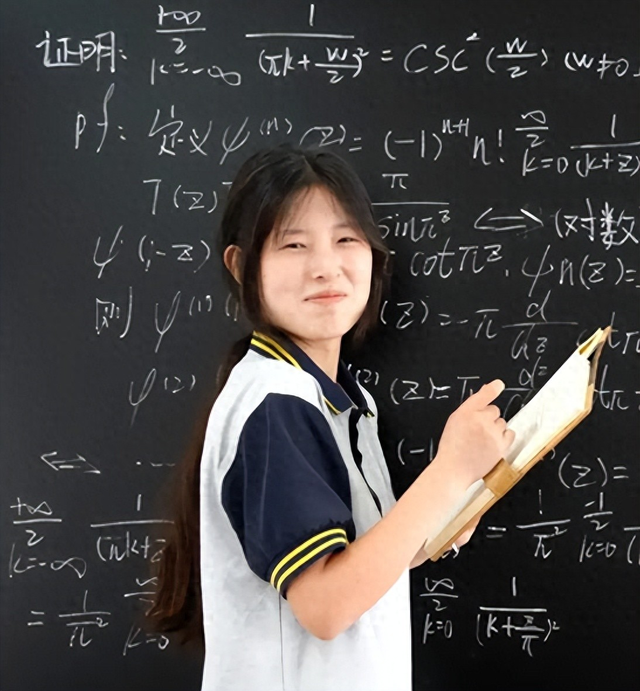 姜萍现状如何？一家不知去向，新学期未返校，疑似某服装厂打工