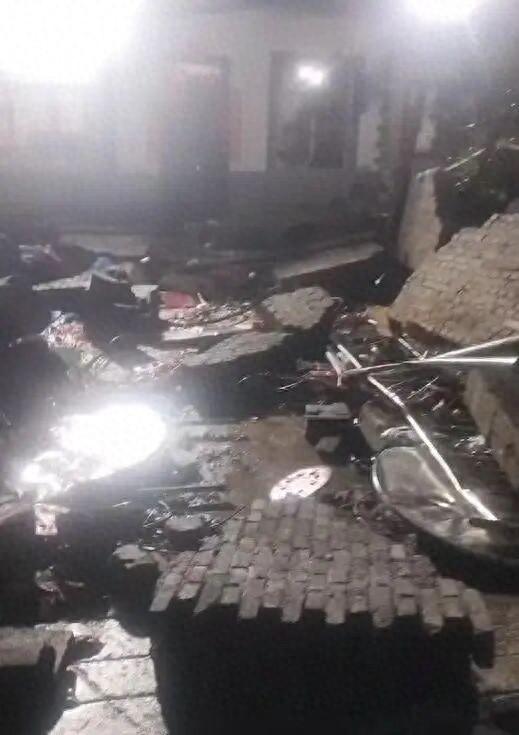 云南昭通一村民家办丧事时围墙倒塌，竟造成六人身亡！最小的才25岁！