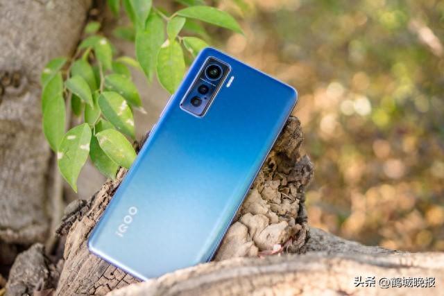 8000mAh 大电池手机竟没人买？iQOO 新机型一出，网友：这才叫懂用户