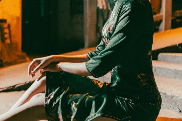 男同胞请记住，除了自己的老婆，外面的女人无论再好，都别招惹