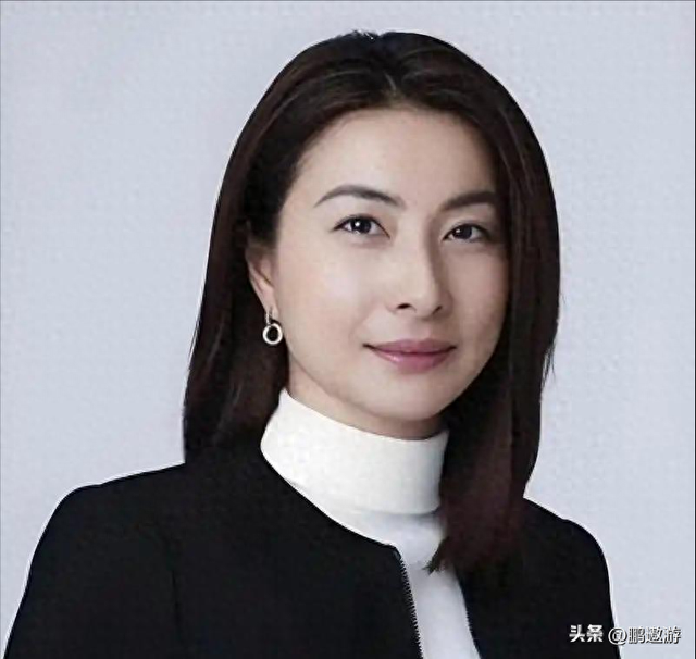 霍震霆没想到，44岁儿媳郭晶晶再次官宣喜讯，让整个阔太圈沉默了