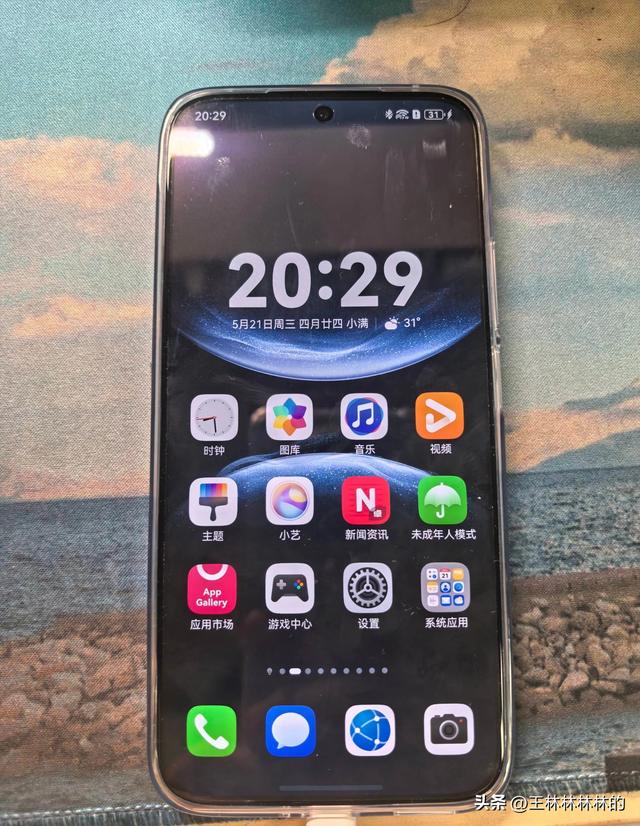 华为nova 14又是一芯传三代，但是续航还不错