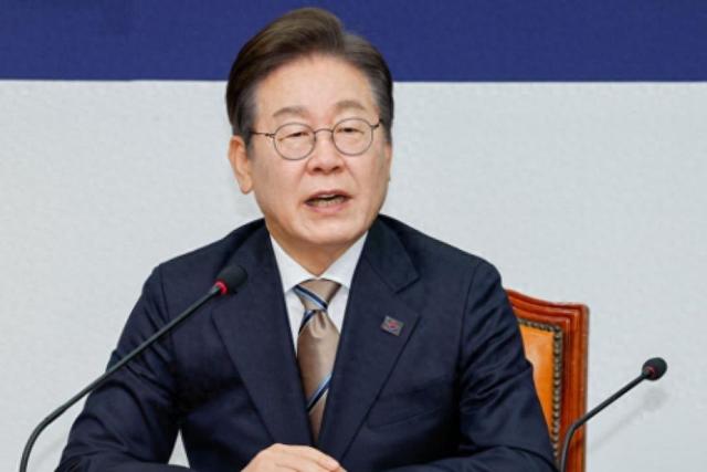 特朗普没料到，韩国外长从美国回来就改口，当着全球向中方喊出一句话，美国人破大防了！