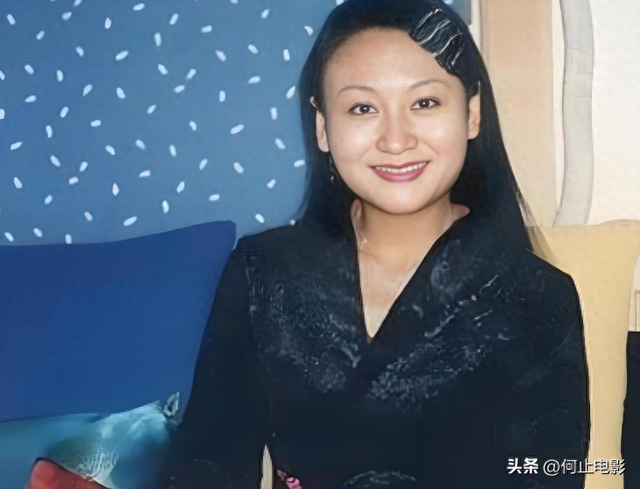 吃狗食、关禁闭，央视前才女国外被虐成“人干”？董卿想救她都难