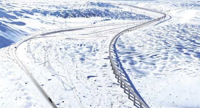 银装沙山沟 醉美阿克塞