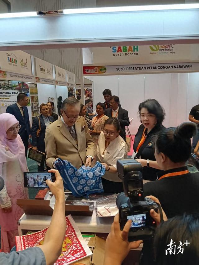 “文化+产业”出海，“中国·佛山馆”亮相马来西亚国际消费展