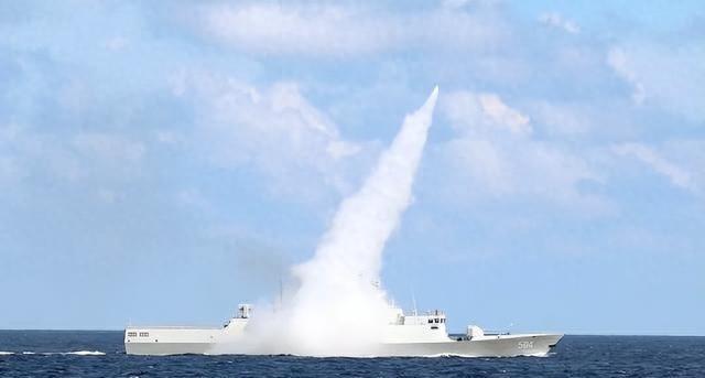 为了给日本撑腰，菲律宾的飞机闯入我国领空，不料掉进了天罗地网