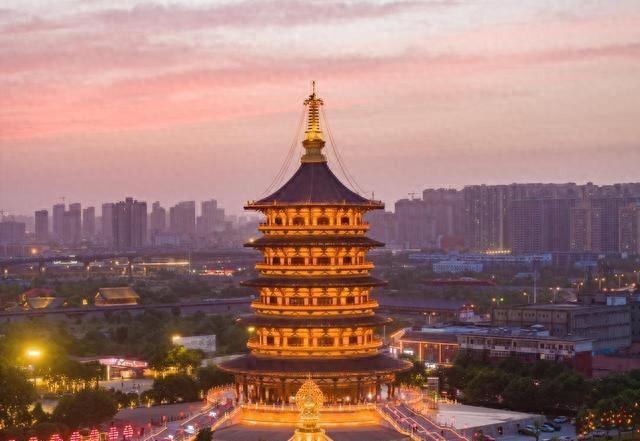 大量德国游客涌入洛阳，打着旅游幌子不去旅游不吃美食，为啥来？