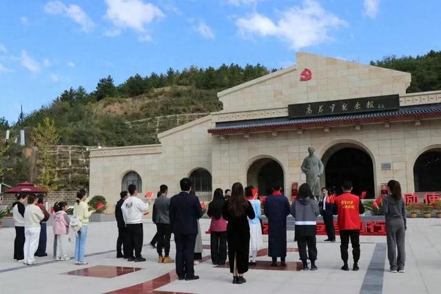 娄烦高君宇故居纪念馆红旅文化节精彩纷呈，游客乐享假日好时光