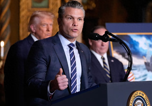 赫格塞思下令动武！美军打击运毒船击毙2人，特朗普言论引质疑