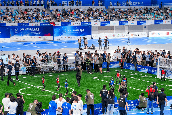 超级玛丽旋转跳版本（能跑能跳能拿奖海淀机器人狂飙国际赛场→）